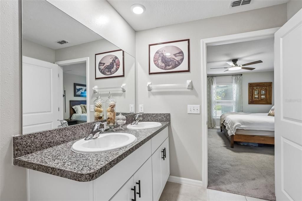 Active With Contract: $295,000 (3 beds, 2 baths, 1540 Square Feet)