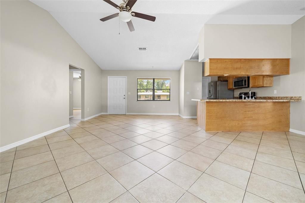 For Sale: $234,997 (3 beds, 2 baths, 1305 Square Feet)