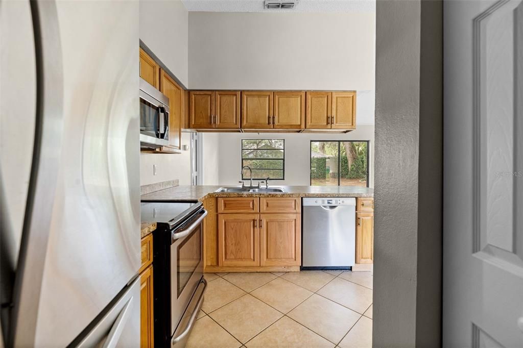For Sale: $234,997 (3 beds, 2 baths, 1305 Square Feet)