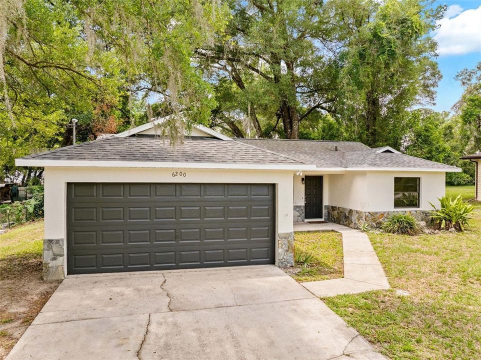 For Sale: $234,997 (3 beds, 2 baths, 1305 Square Feet)