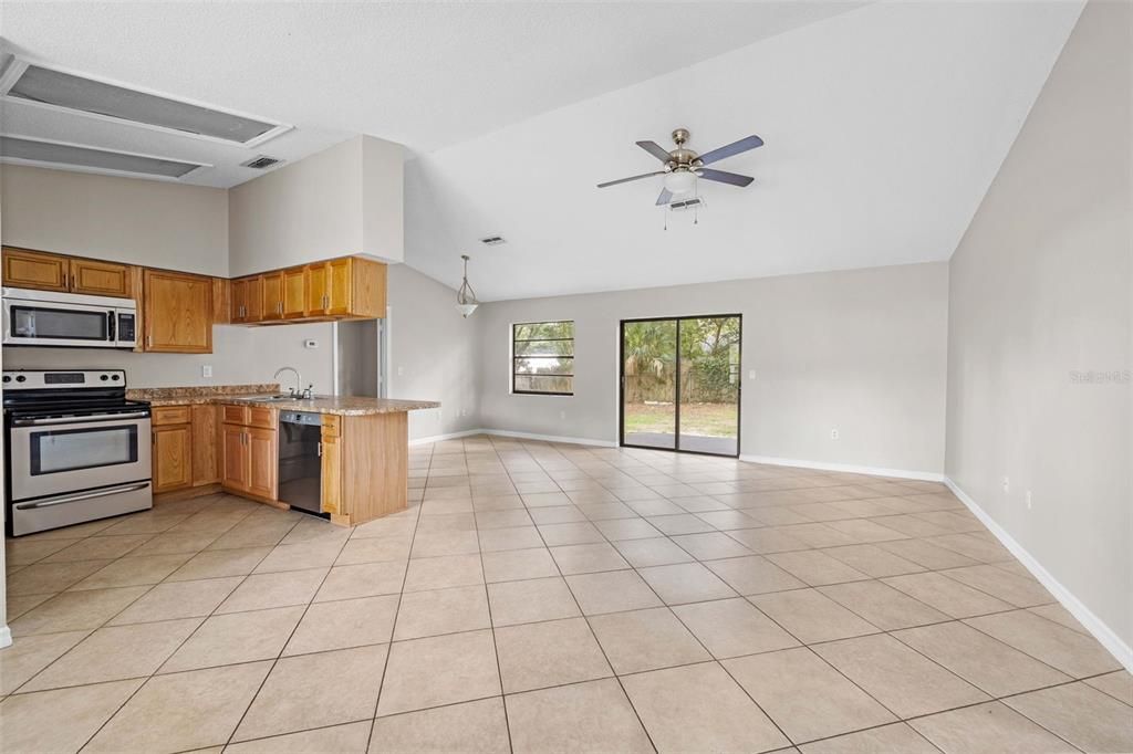 For Sale: $234,997 (3 beds, 2 baths, 1305 Square Feet)