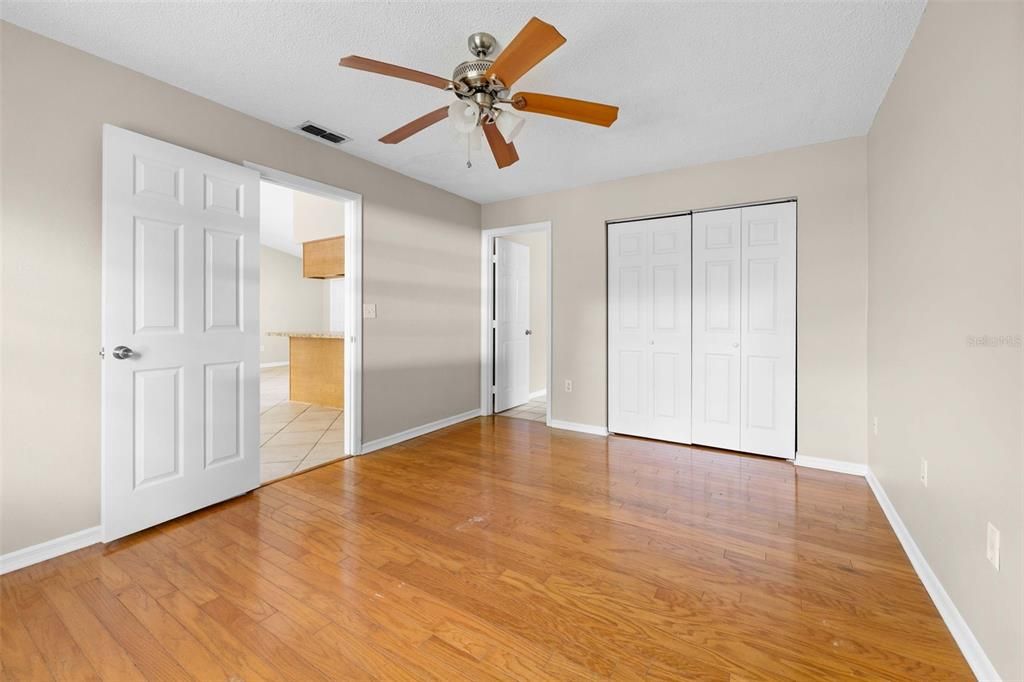 For Sale: $234,997 (3 beds, 2 baths, 1305 Square Feet)