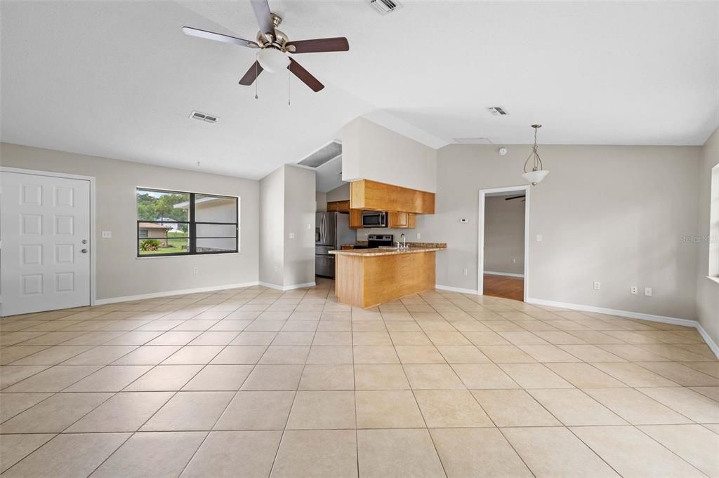 For Sale: $234,997 (3 beds, 2 baths, 1305 Square Feet)