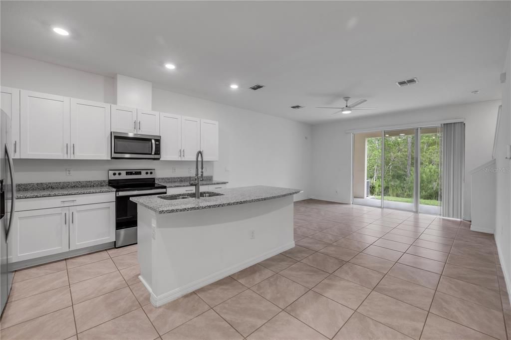 En Venta: $299,000 (3 camas, 2 baños, 1656 Pies cuadrados)
