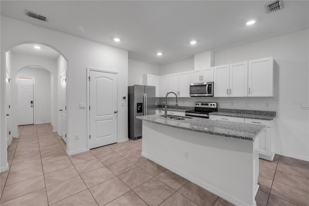 En Venta: $299,000 (3 camas, 2 baños, 1656 Pies cuadrados)