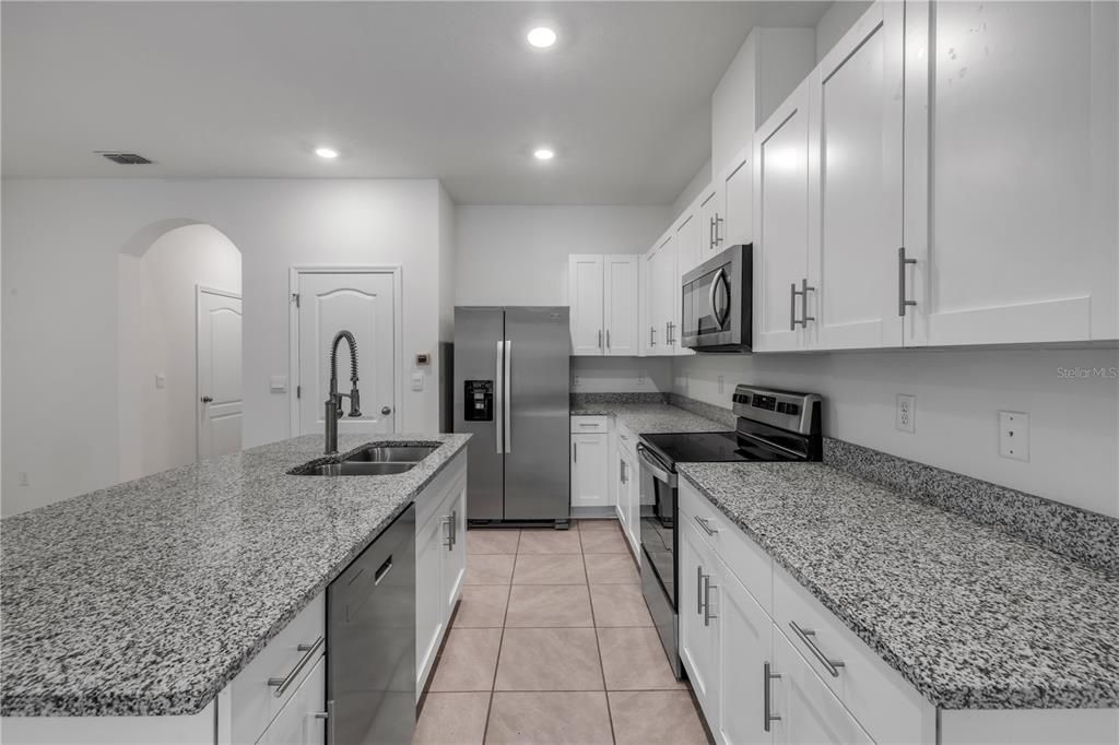 En Venta: $299,000 (3 camas, 2 baños, 1656 Pies cuadrados)