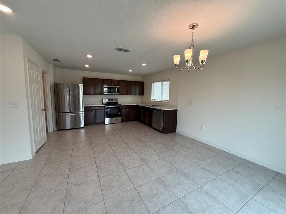 For Rent: $1,850 (3 beds, 2 baths, 1286 Square Feet)
