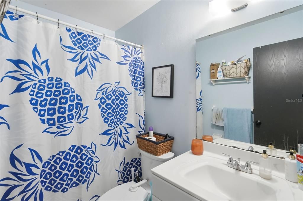 Activo con contrato: $325,000 (4 camas, 2 baños, 1224 Pies cuadrados)
