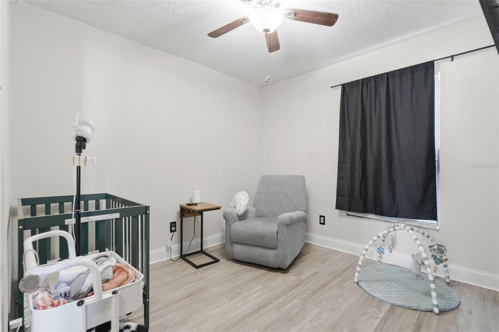 Activo con contrato: $325,000 (4 camas, 2 baños, 1224 Pies cuadrados)