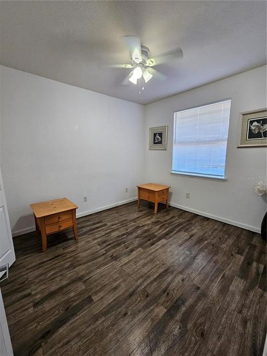 En Venta: $255,000 (4 camas, 2 baños, 1688 Pies cuadrados)