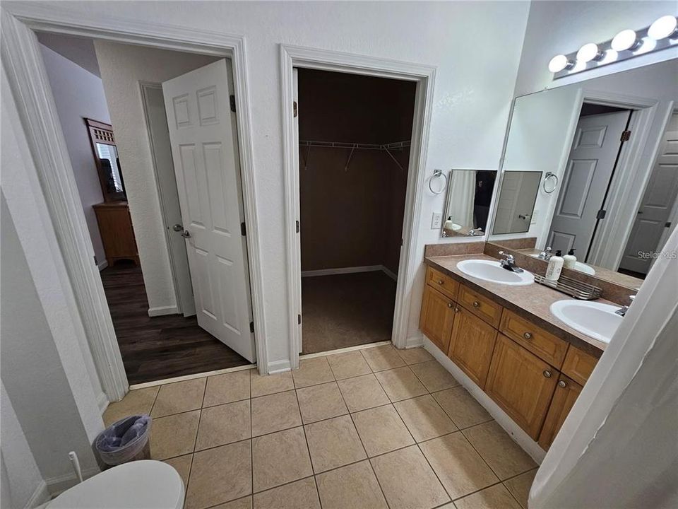 En Venta: $255,000 (4 camas, 2 baños, 1688 Pies cuadrados)