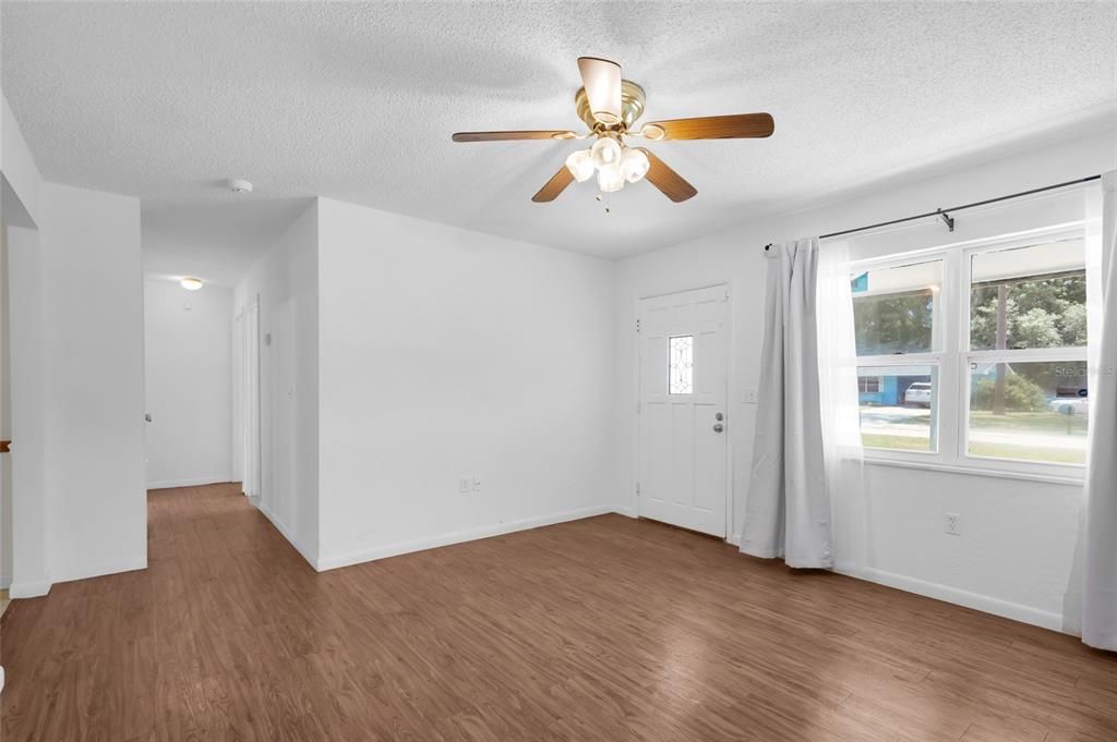 En Venta: $265,900 (3 camas, 2 baños, 1088 Pies cuadrados)
