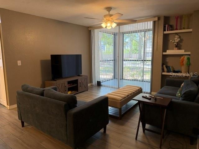 В аренду: $3,500 (4 спален, 2 ванн, 1323 Квадратных фут)
