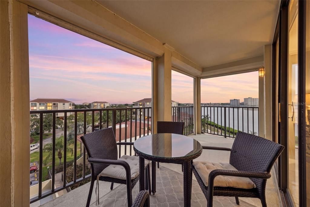 For Sale: $499,900 (2 beds, 2 baths, 1150 Square Feet)
