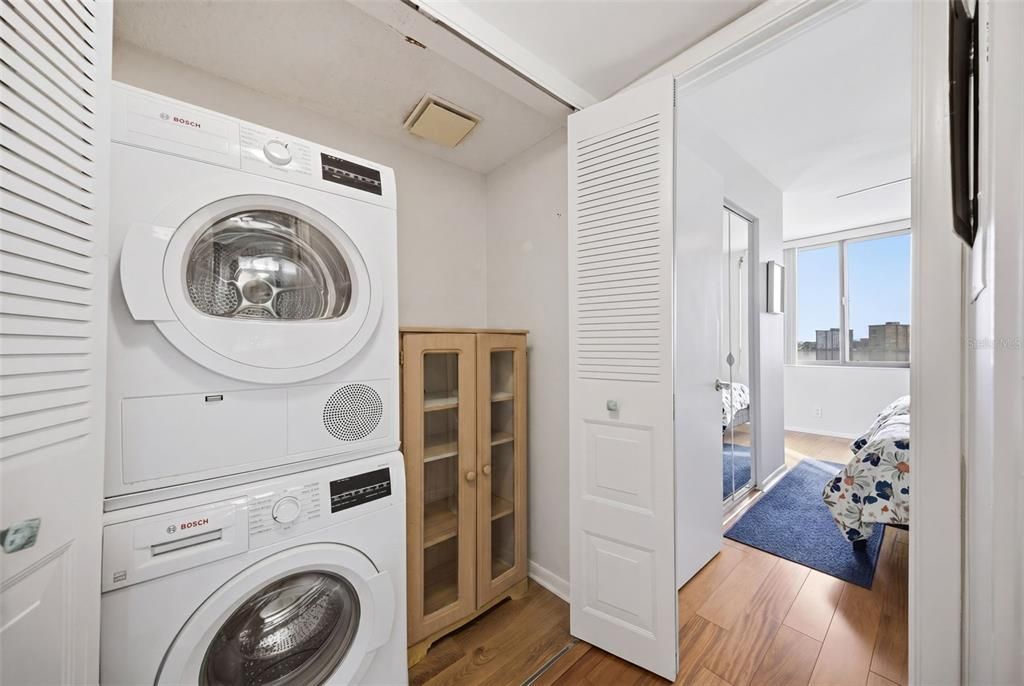 For Sale: $499,900 (2 beds, 2 baths, 1150 Square Feet)