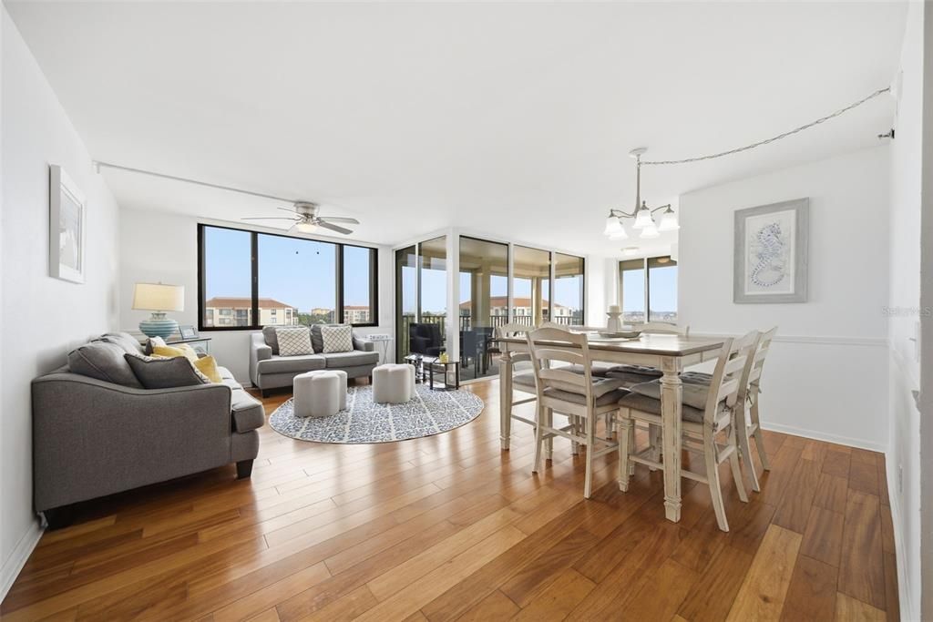 For Sale: $499,900 (2 beds, 2 baths, 1150 Square Feet)