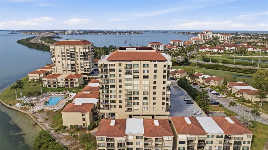 For Sale: $499,900 (2 beds, 2 baths, 1150 Square Feet)