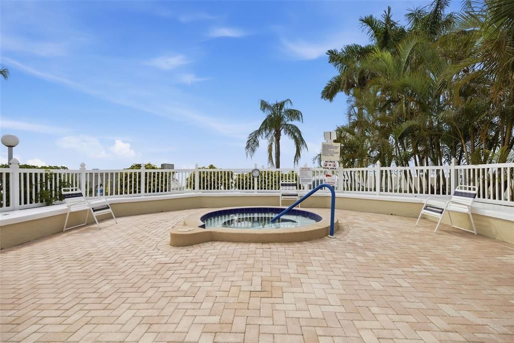 For Sale: $499,900 (2 beds, 2 baths, 1150 Square Feet)