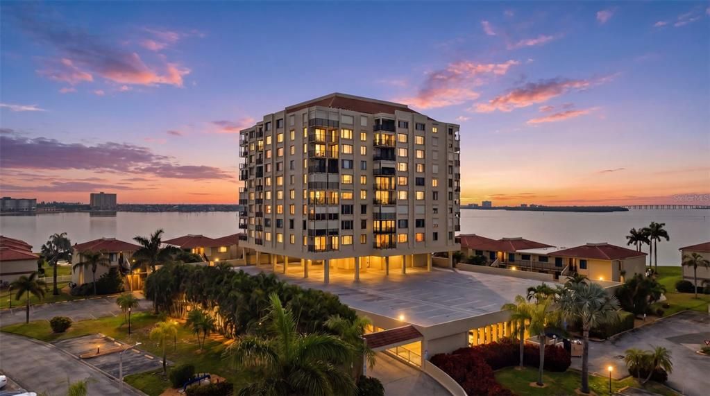 For Sale: $499,900 (2 beds, 2 baths, 1150 Square Feet)