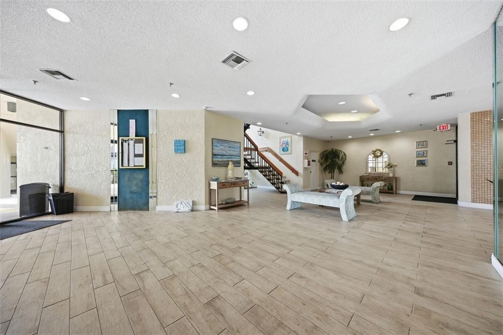 For Sale: $499,900 (2 beds, 2 baths, 1150 Square Feet)