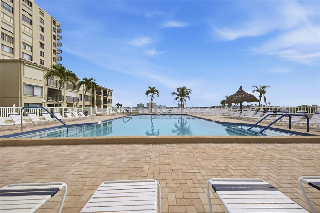 For Sale: $499,900 (2 beds, 2 baths, 1150 Square Feet)