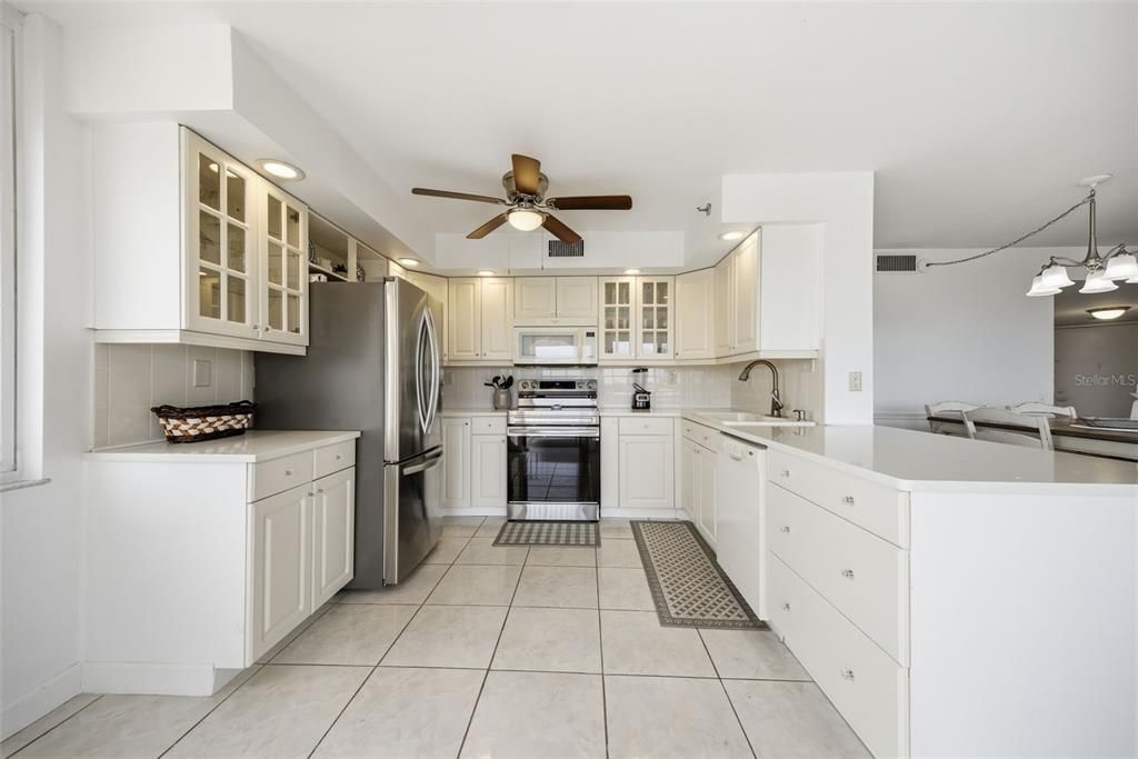 For Sale: $499,900 (2 beds, 2 baths, 1150 Square Feet)