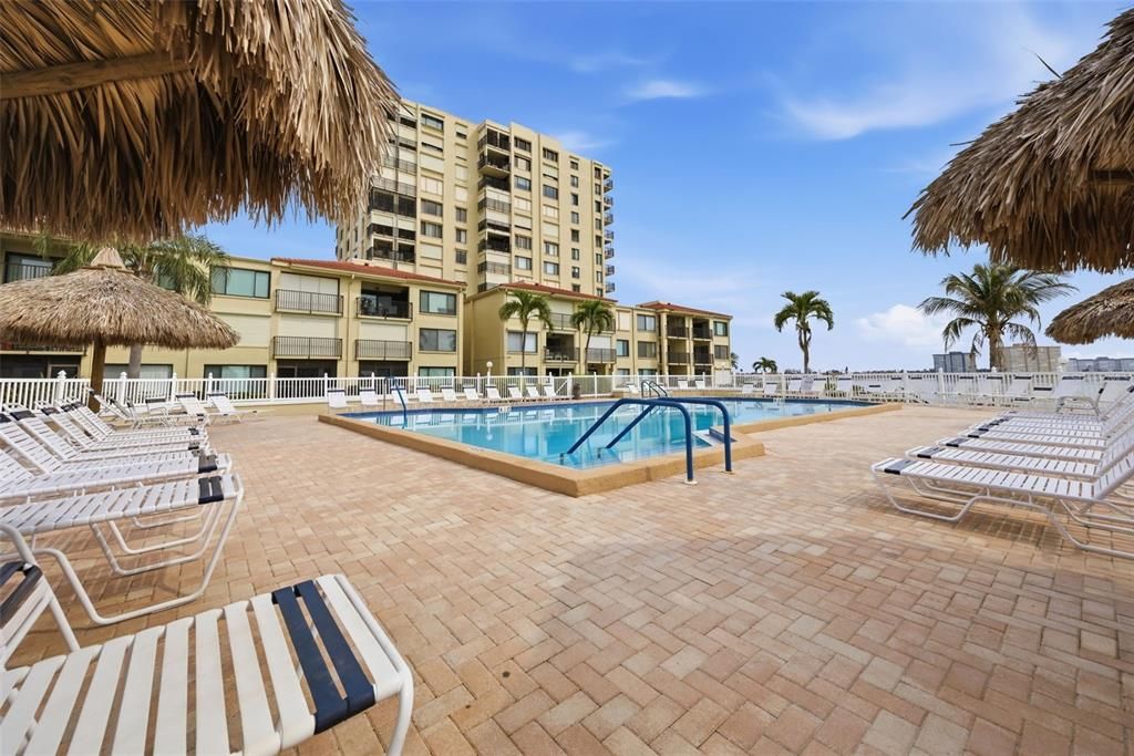 For Sale: $499,900 (2 beds, 2 baths, 1150 Square Feet)