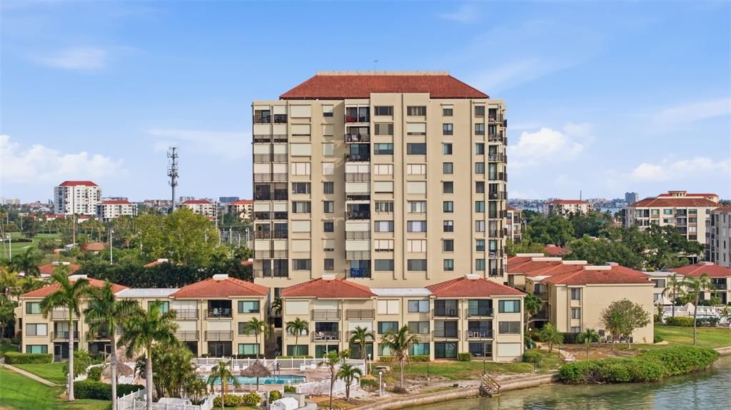 For Sale: $499,900 (2 beds, 2 baths, 1150 Square Feet)