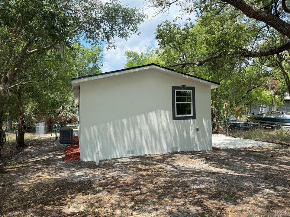 For Sale: $240,000 (3 beds, 2 baths, 1000 Square Feet)