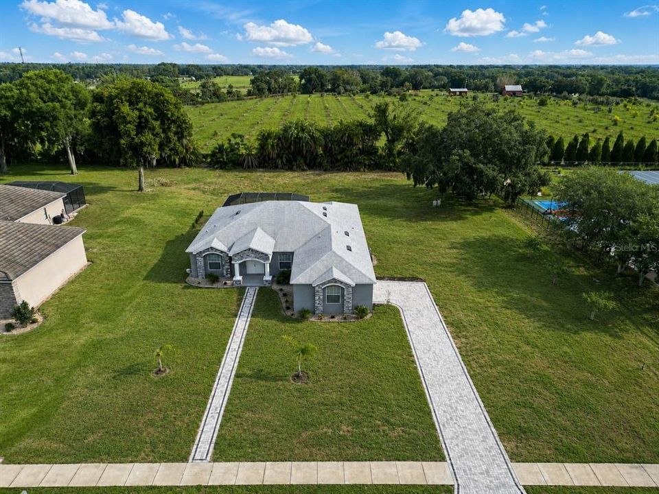 Activo con contrato: $875,000 (4 camas, 3 baños, 3042 Pies cuadrados)