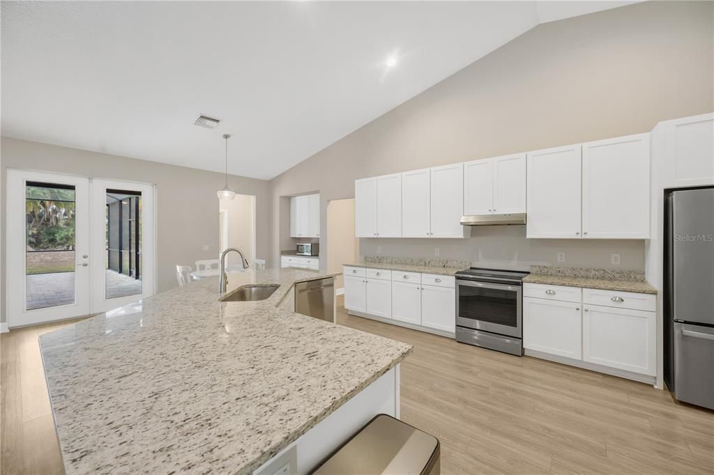 Activo con contrato: $875,000 (4 camas, 3 baños, 3042 Pies cuadrados)