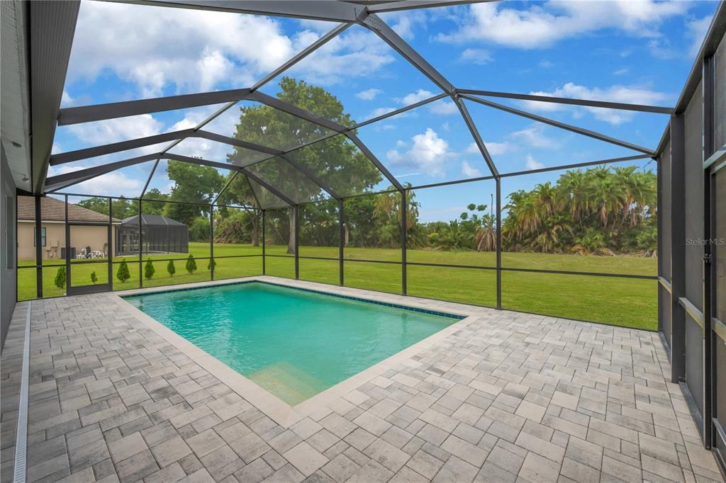 Activo con contrato: $875,000 (4 camas, 3 baños, 3042 Pies cuadrados)