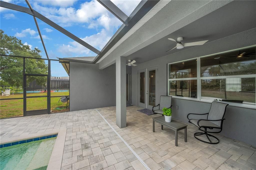 Activo con contrato: $875,000 (4 camas, 3 baños, 3042 Pies cuadrados)