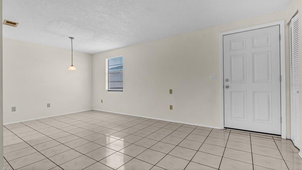 For Rent: $1,450 (2 beds, 2 baths, 915 Square Feet)