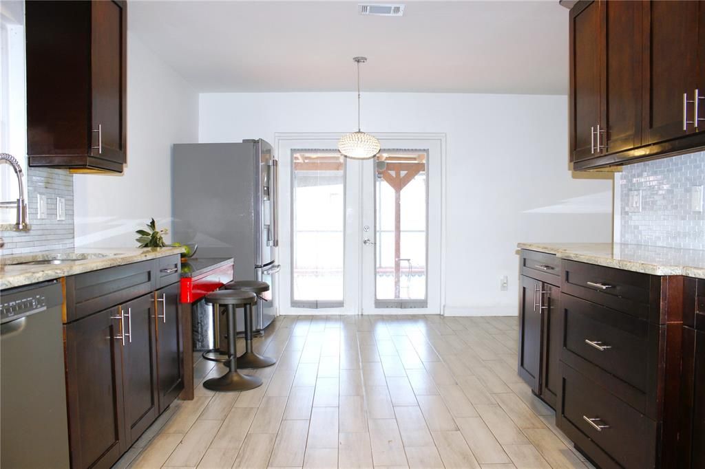 Active With Contract: $350,000 (3 beds, 2 baths, 1244 Square Feet)
