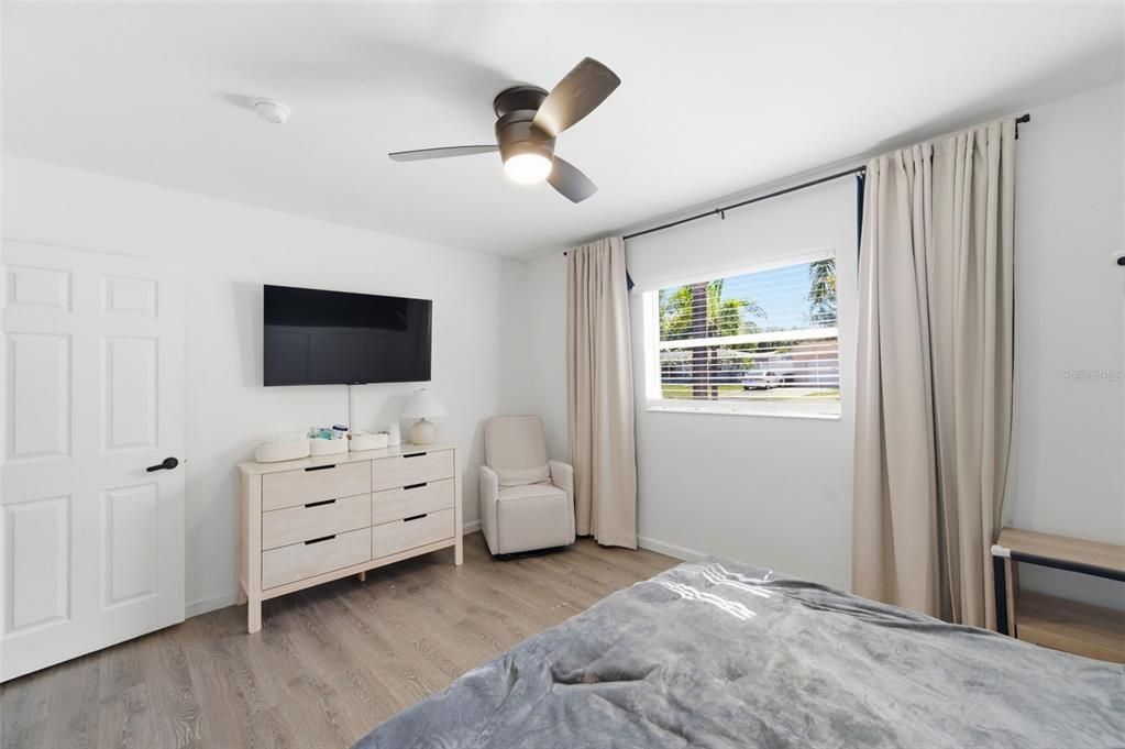 For Sale: $480,000 (3 beds, 2 baths, 1291 Square Feet)