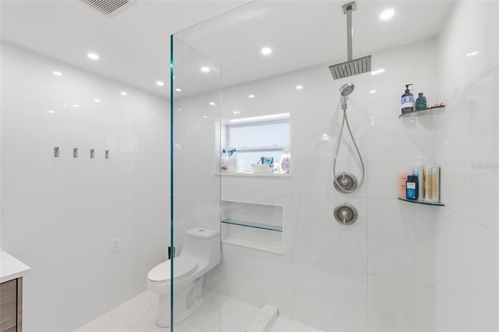 For Sale: $480,000 (3 beds, 2 baths, 1291 Square Feet)