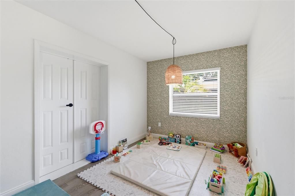 For Sale: $480,000 (3 beds, 2 baths, 1291 Square Feet)