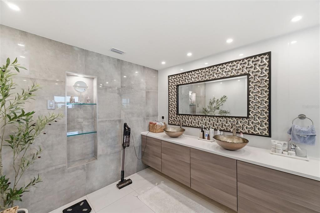 For Sale: $480,000 (3 beds, 2 baths, 1291 Square Feet)
