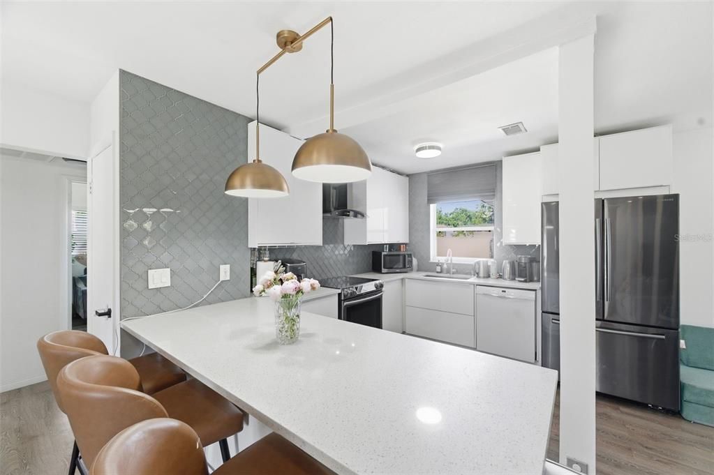 For Sale: $480,000 (3 beds, 2 baths, 1291 Square Feet)