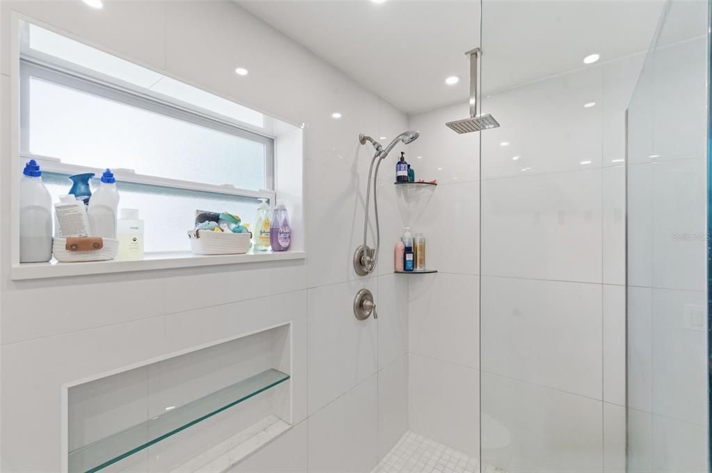 For Sale: $480,000 (3 beds, 2 baths, 1291 Square Feet)