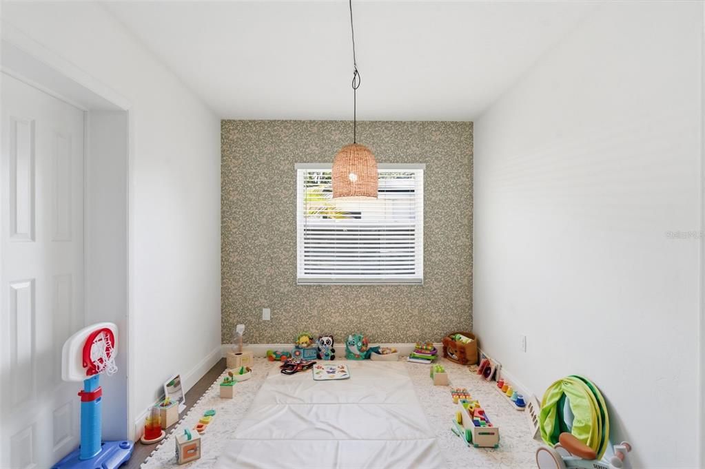 For Sale: $480,000 (3 beds, 2 baths, 1291 Square Feet)