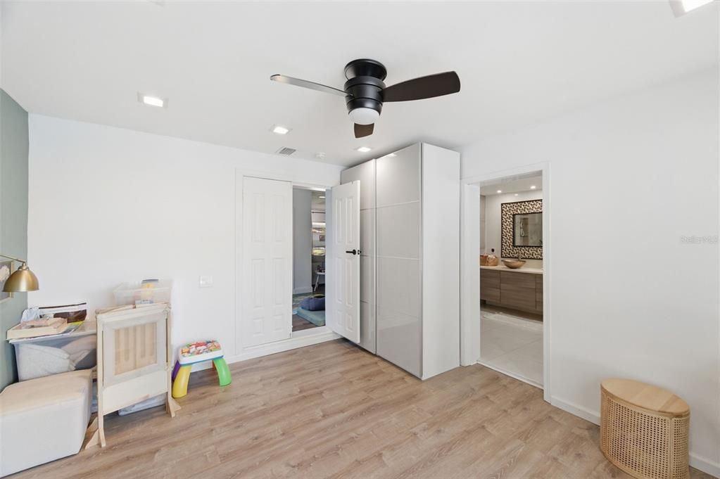 For Sale: $480,000 (3 beds, 2 baths, 1291 Square Feet)