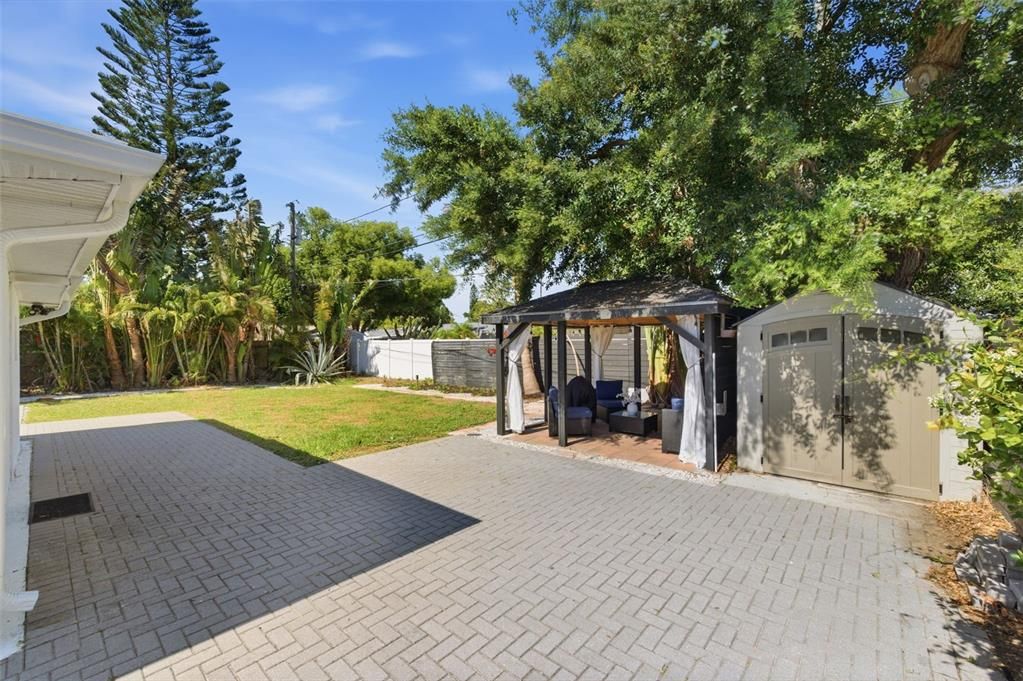 For Sale: $480,000 (3 beds, 2 baths, 1291 Square Feet)