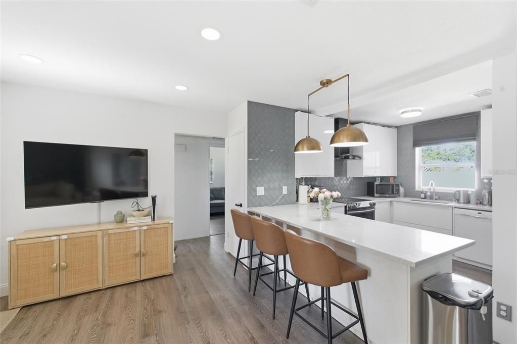 For Sale: $480,000 (3 beds, 2 baths, 1291 Square Feet)