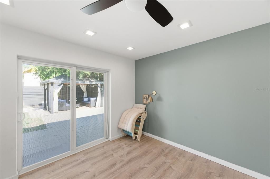 For Sale: $480,000 (3 beds, 2 baths, 1291 Square Feet)