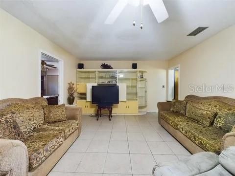 На продажу: $359,000 (3 спален, 2 ванн, 1634 Квадратных фут)