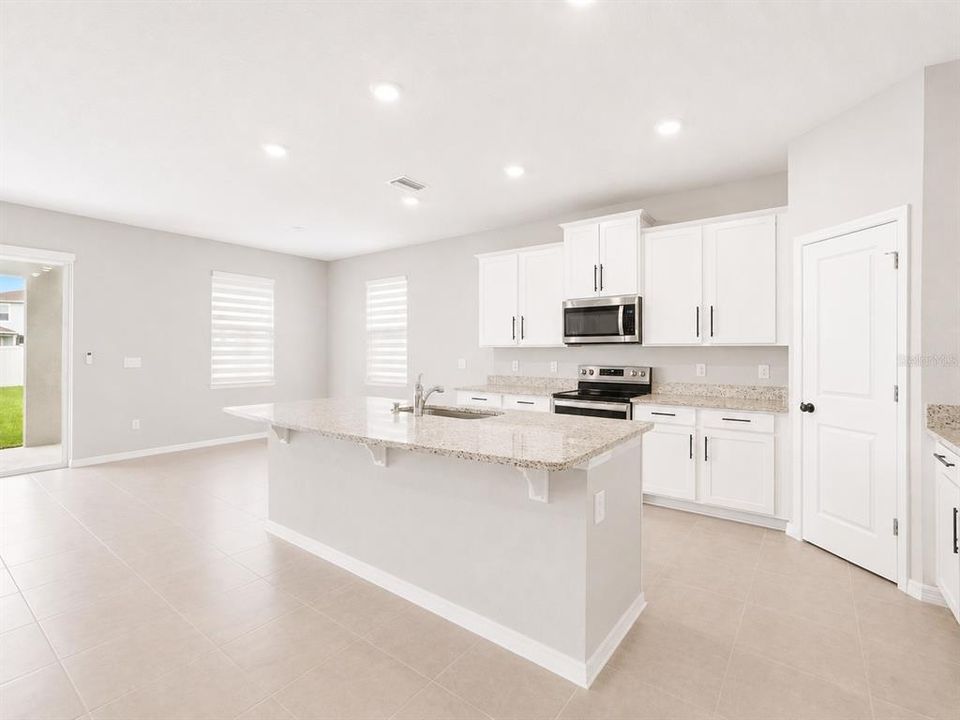 For Rent: $3,200 (4 beds, 2 baths, 2045 Square Feet)