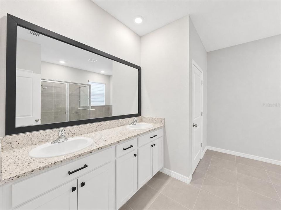 For Rent: $3,200 (4 beds, 2 baths, 2045 Square Feet)