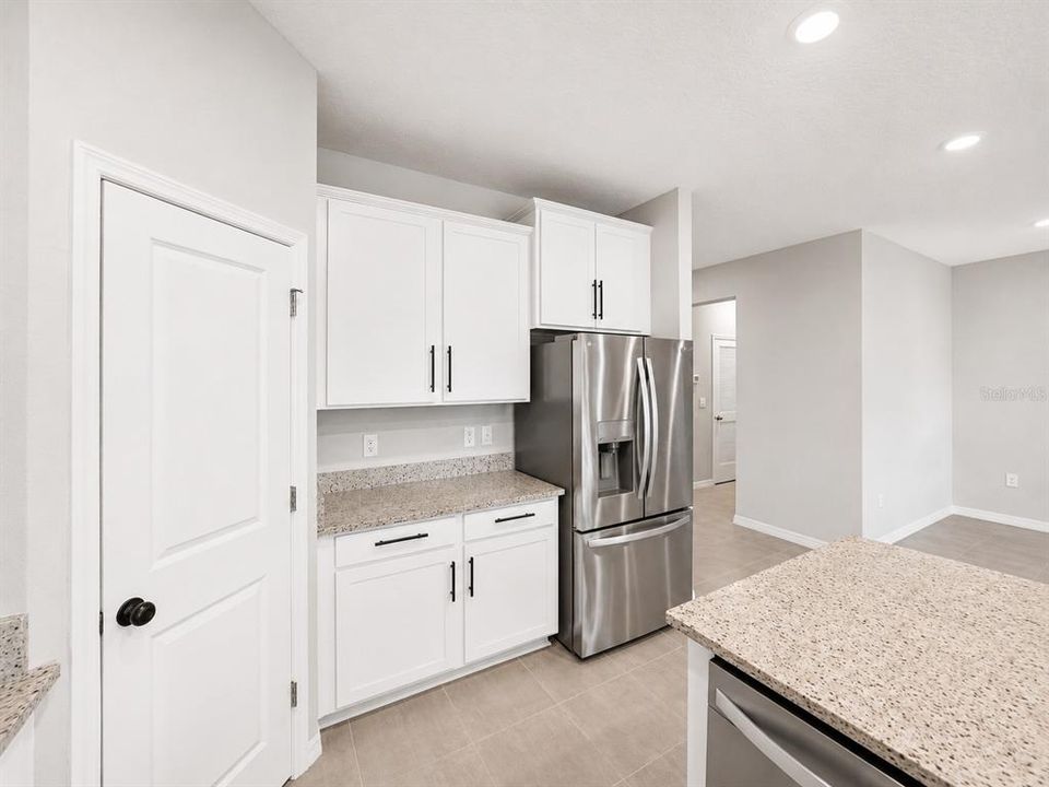 For Rent: $3,200 (4 beds, 2 baths, 2045 Square Feet)